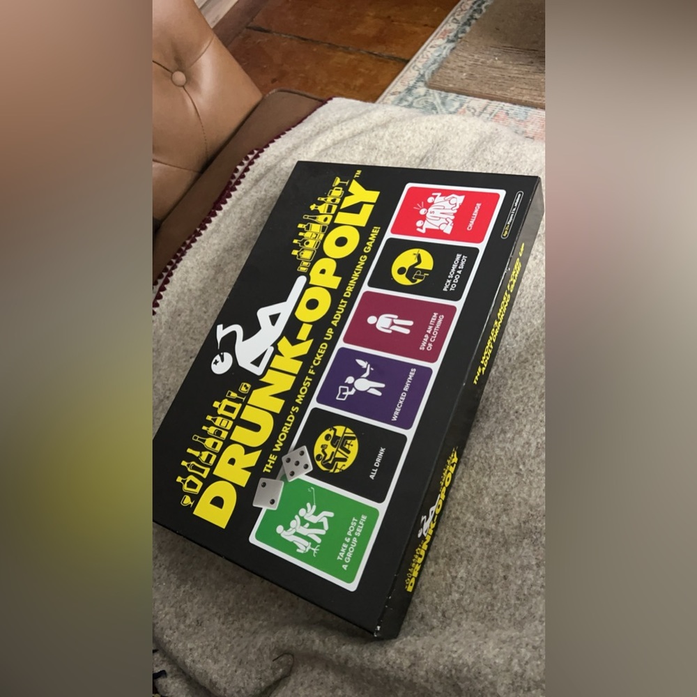 Adult board game: Drunk-opoly